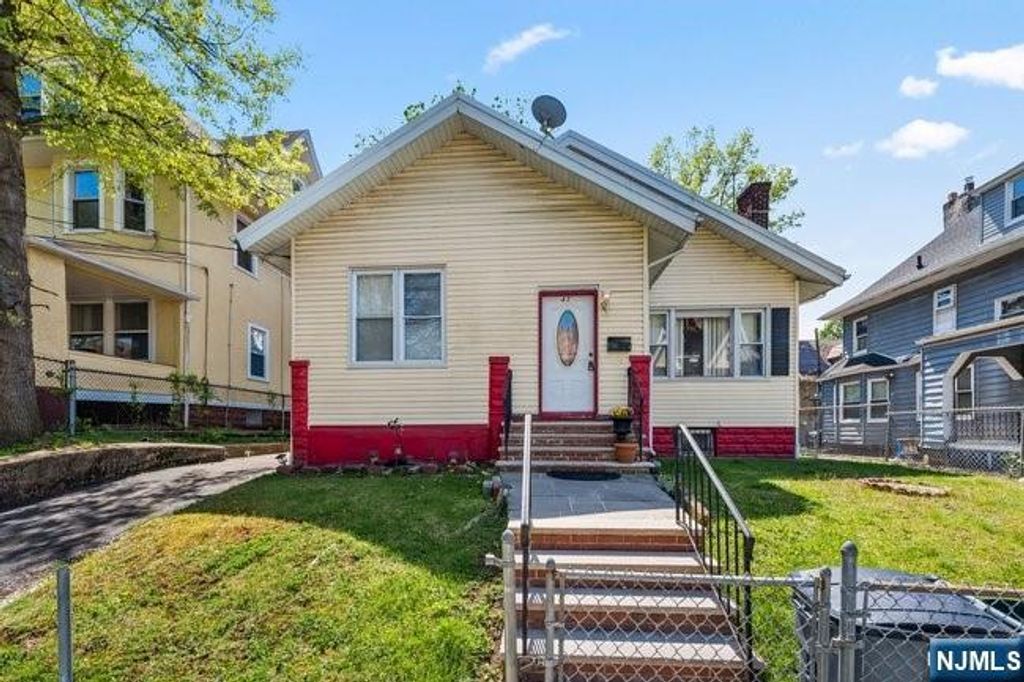 Photo of 44 Scheerer Avenue, Newark, NJ 07112 (MLS # 26014389)