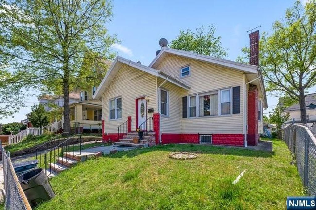 Photo of 44 Scheerer Avenue, Newark, NJ 07112 (MLS # 26014389)