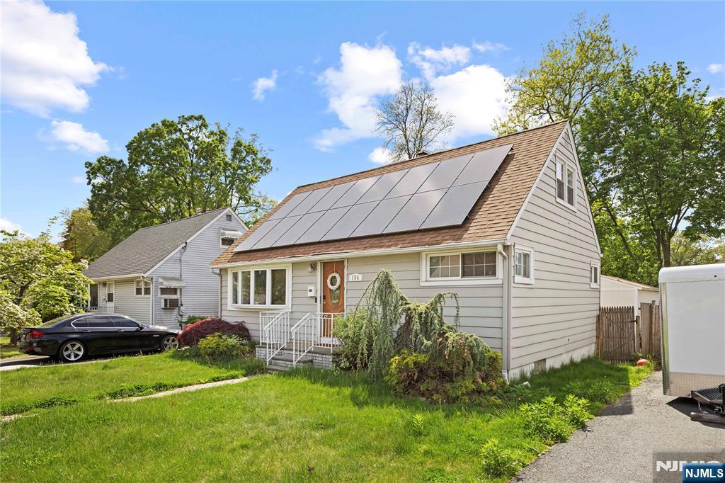 Property for Sale at 186 10th Avenue, Hawthorne, New Jersey - Bedrooms: 4 
Bathrooms: 2 
Rooms: 7  - $599,000