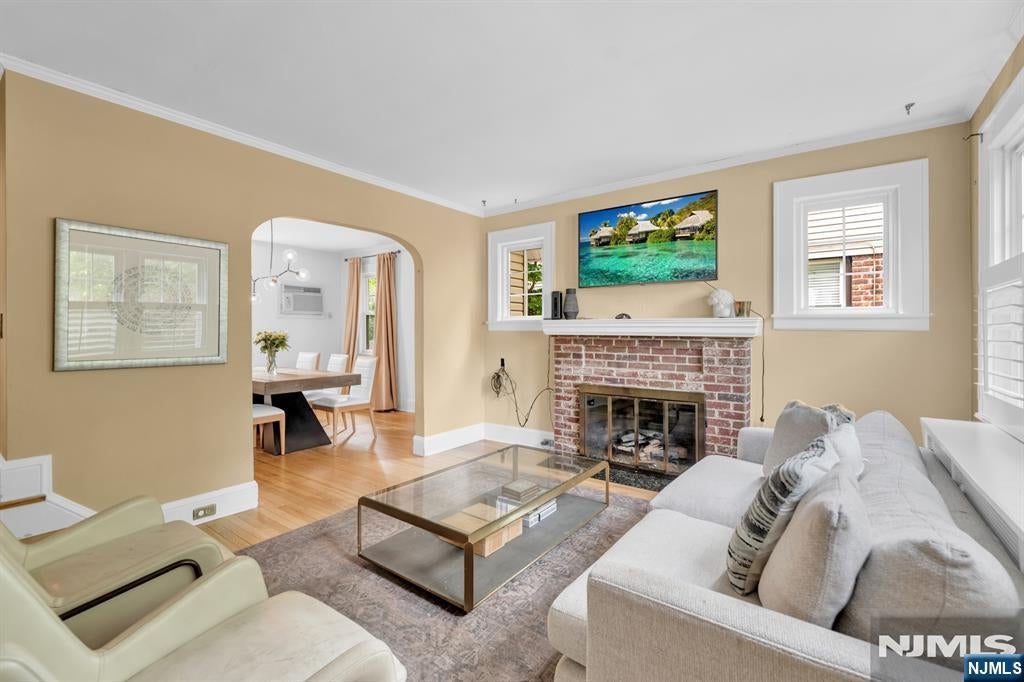 246 W Hudson Avenue