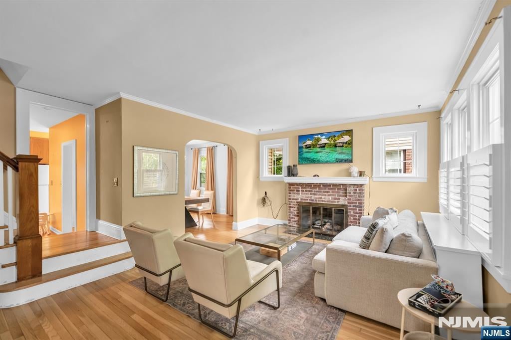 246 W Hudson Avenue