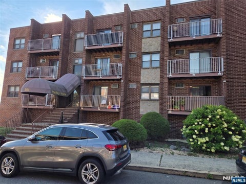 Photo of 201 12th ST #25, Palisades Park, NJ 07650 (MLS # 26031164)