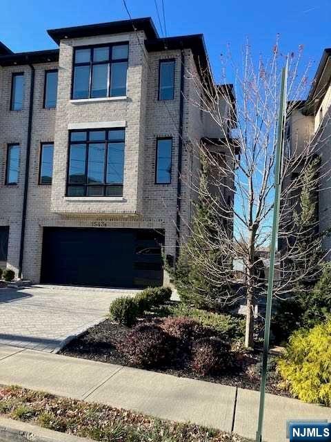 1547 A+B 11th Street