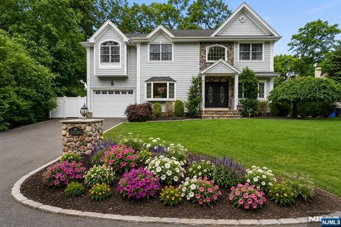 Photo of 58 Mackay Avenue, Waldwick, NJ 07463 (MLS # 26024854)