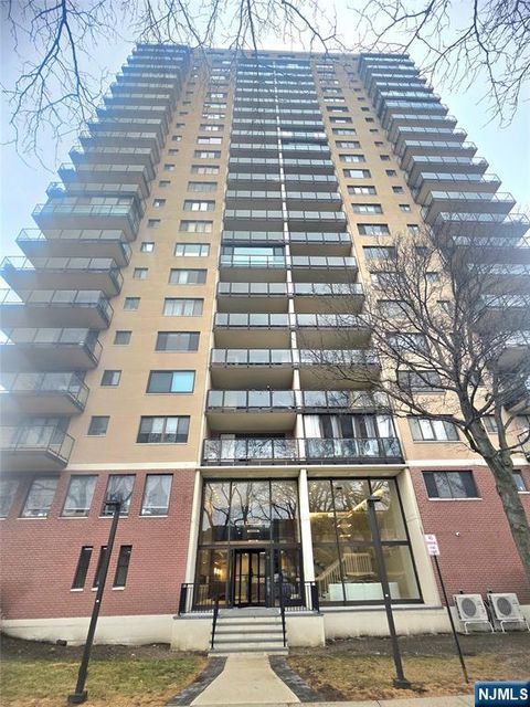 Photo of 1203 River Rd #15G, Edgewater, NJ 07020 (MLS # 26008927)
