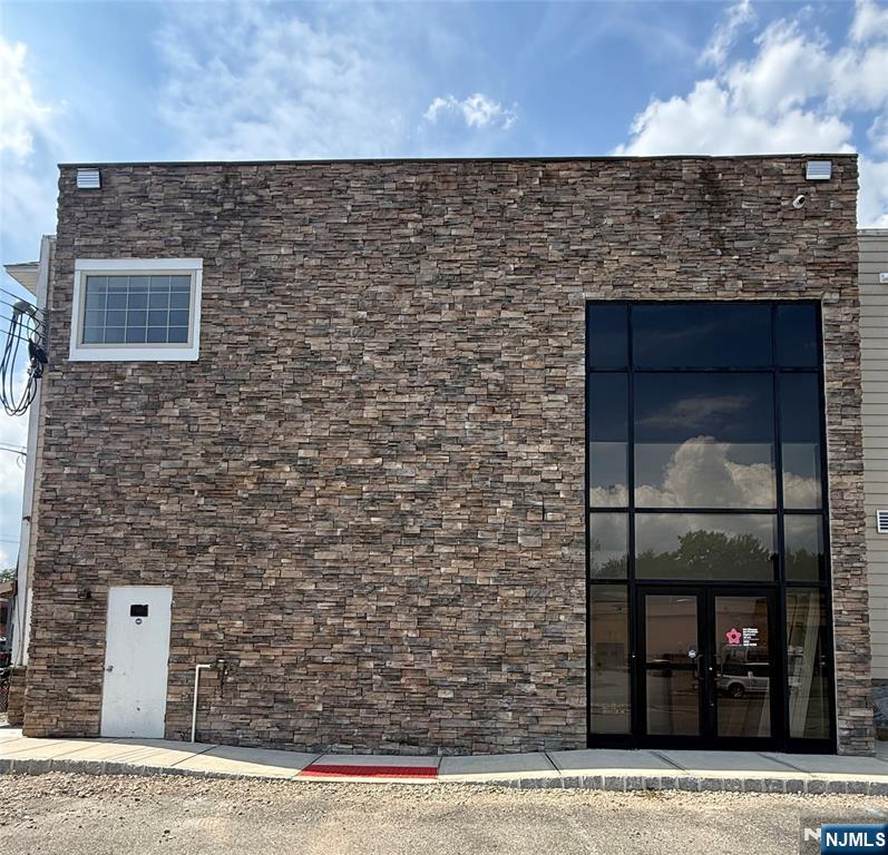 212 Livingston Street 201