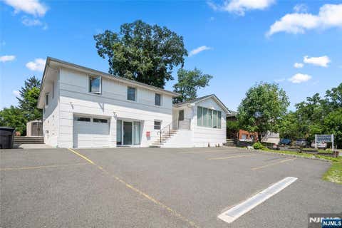 Photo of 1095 Palisade Avenue, Fort Lee, NJ 07024 (MLS # 26022434)