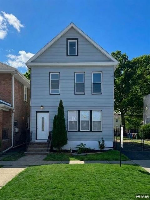 Photo of 1920 Wood Avenue, Linden, NJ 07036 (MLS # 26009144)
