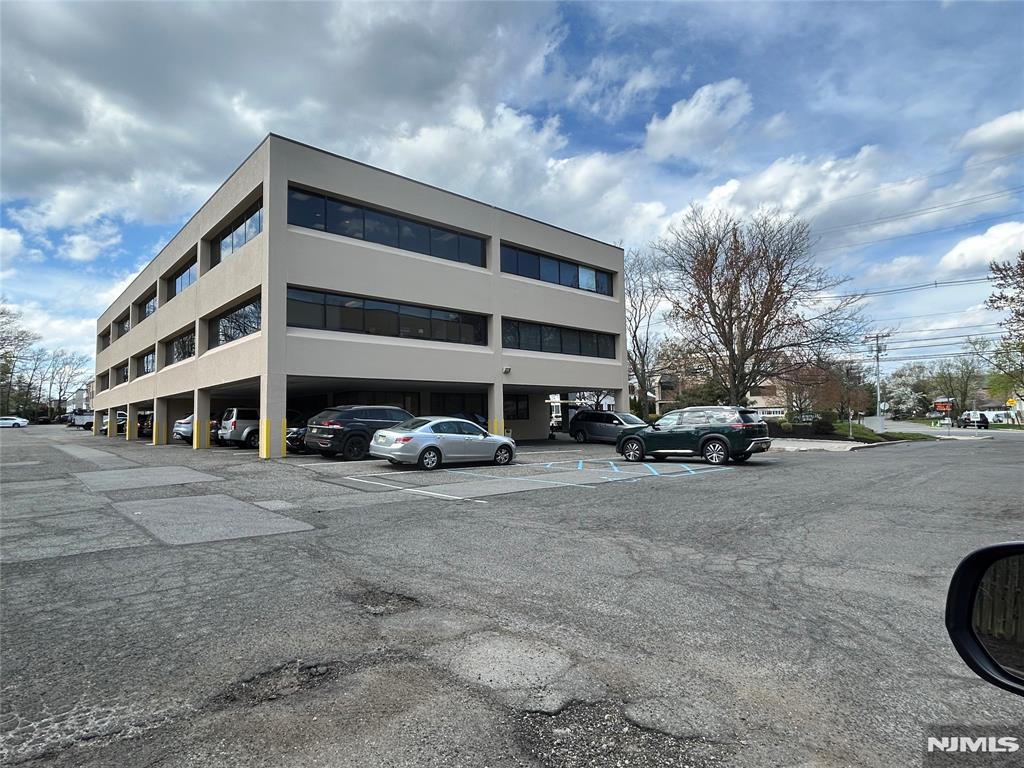 700 E Palisade Avenue G-1