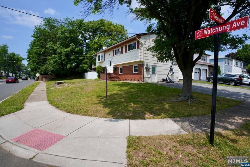 Beautiful bi-level home with spacious rooms which includes formal living and dining room, 3 bdrms, 2.5 baths with a complete bonus finished ground level with walk out to the driveway. The backyard is perfect for entertaining. Excellent Location! This house also has a nice lot size!