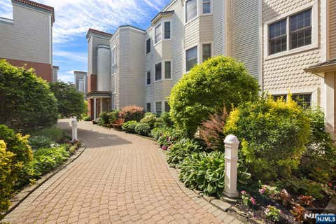 Photo of 345 The Promenade, Edgewater, NJ 07020 (MLS # 26031887)