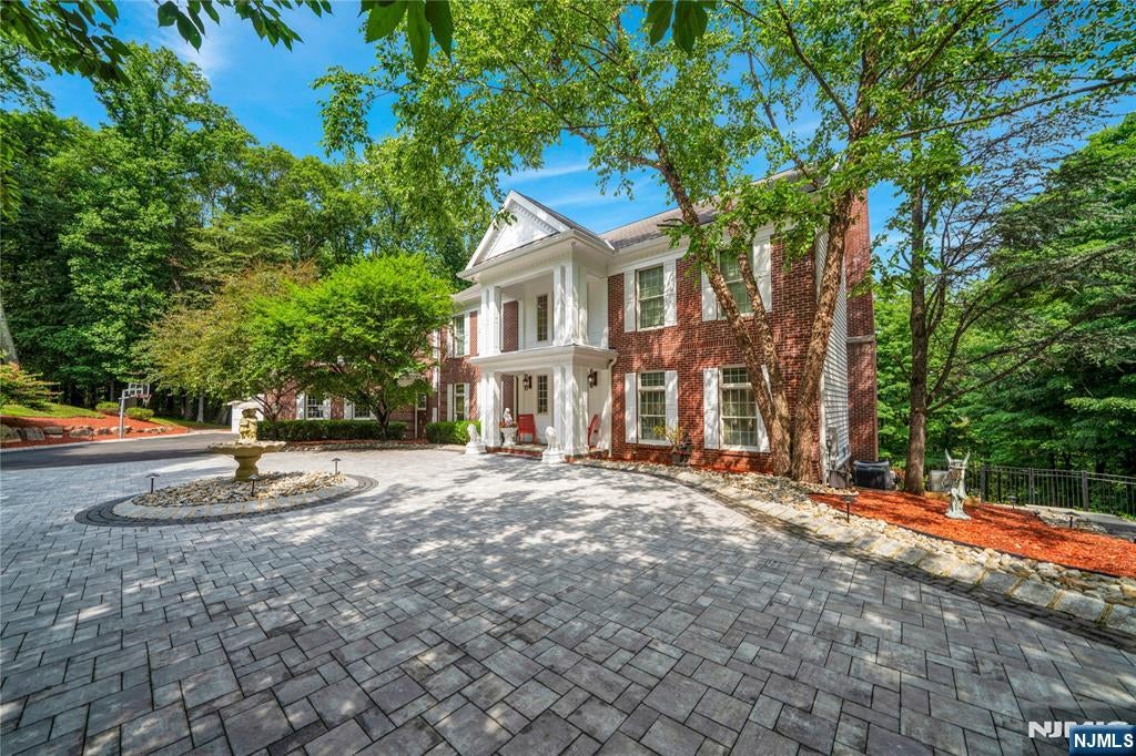 317 Rock Ridge Court