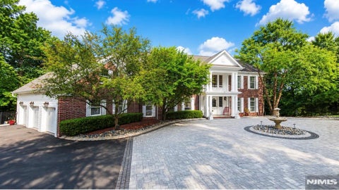 Photo of 317 Rock Ridge Court, Franklin Lakes, NJ 07417 (MLS # 26015919)