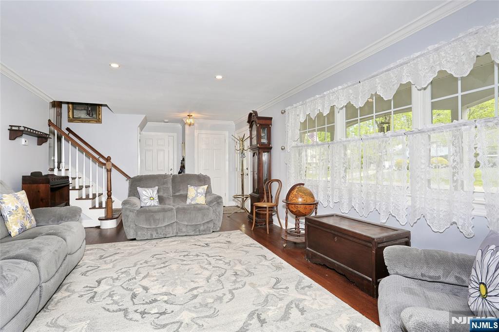 14 Ravine Drive