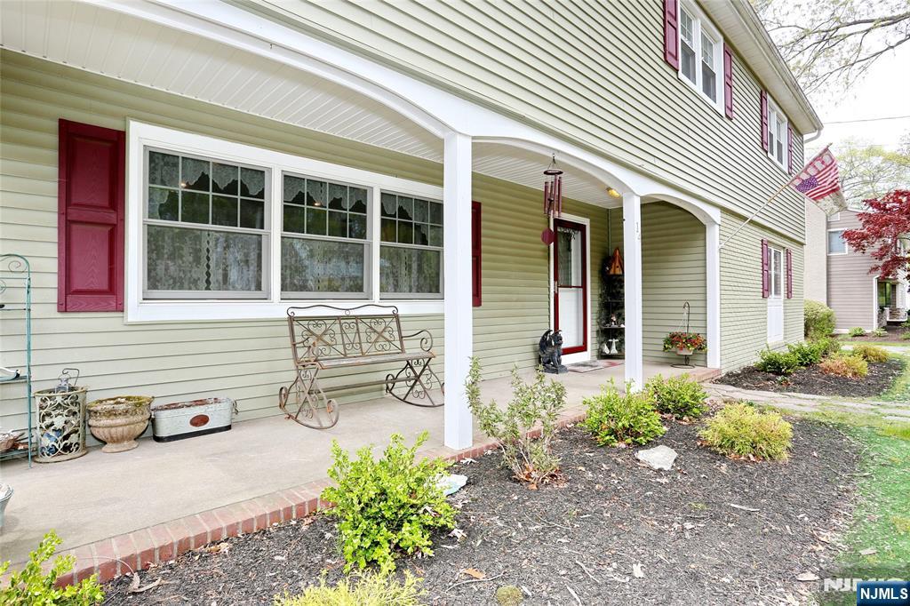 14 Ravine Drive