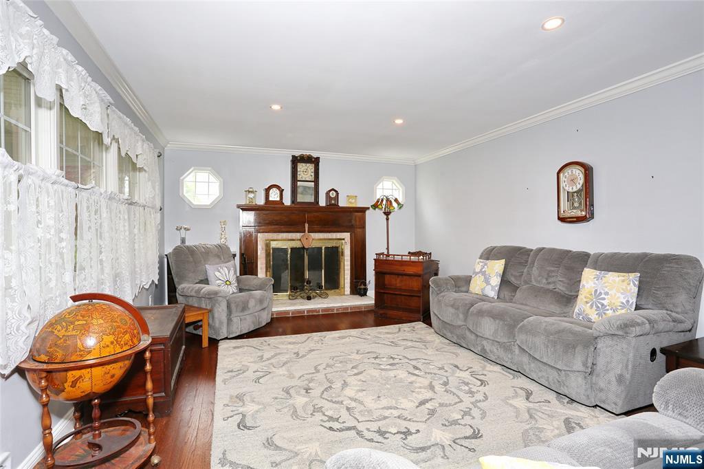 14 Ravine Drive
