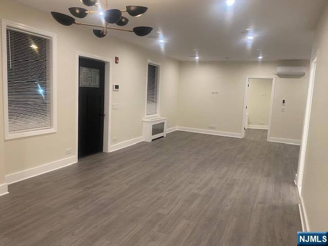 217 Railroad Ave 2, Ridgefield Park, New Jersey - 3 Bedrooms  
2 Bathrooms  
6 Rooms - 