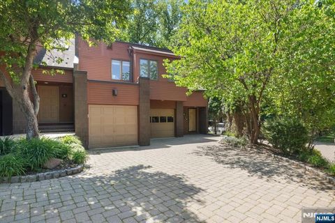 Photo of 10 Old Quarry Road #6, Englewood, NJ 07631 (MLS # 26019838)