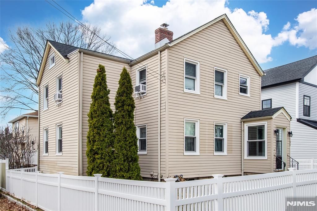 Photo of 108 Walnut Street, Bloomfield, NJ 07003 (MLS # 26008260)