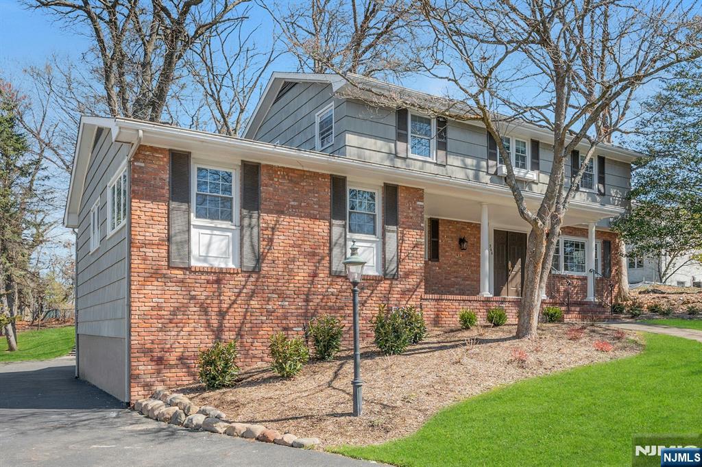 366 Valley View Avenue