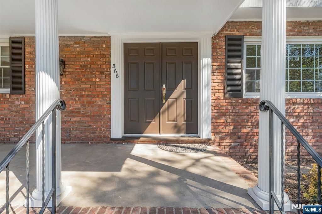 366 Valley View Avenue