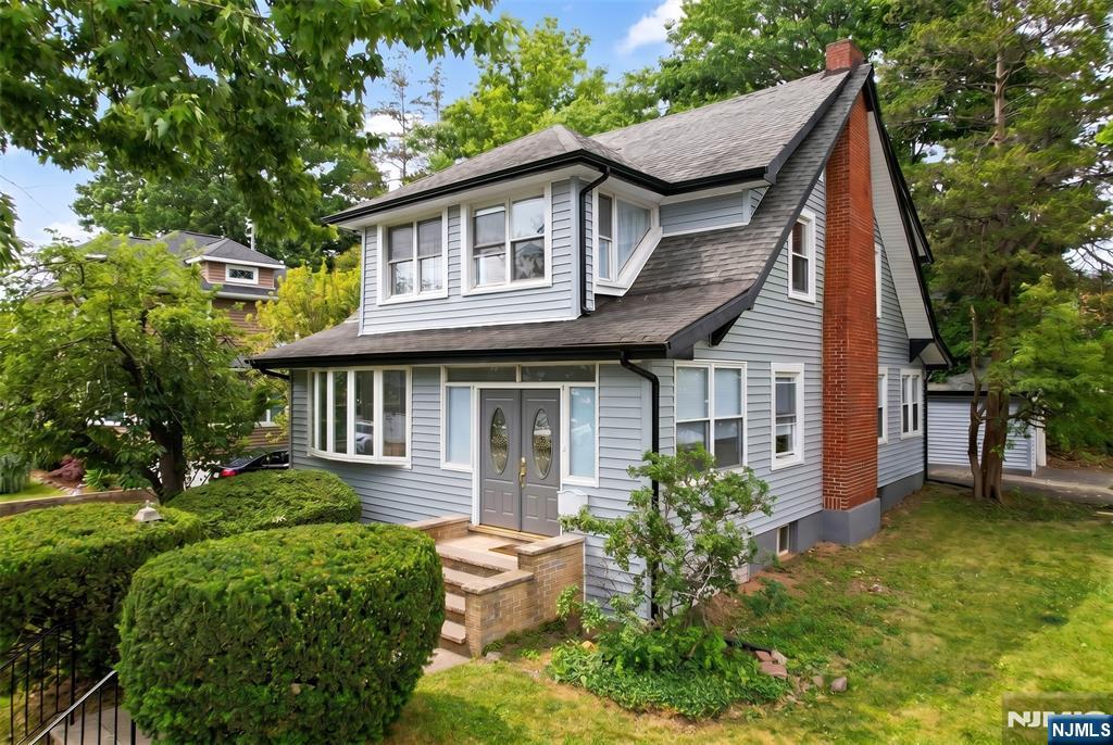 933 Maple Avenue