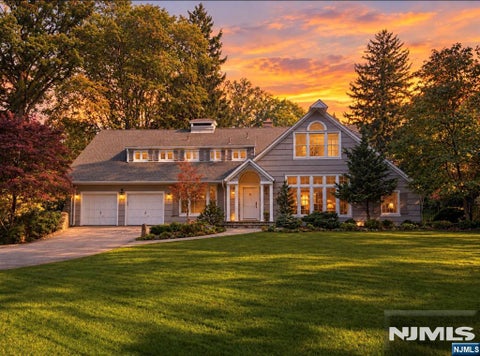 Photo of 15 Duck Pond Road, Demarest, NJ 07627 (MLS # 26036690)