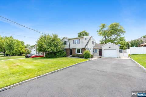 Photo of 182 Coombs Drive, Paramus, NJ 07652 (MLS # 26026231)