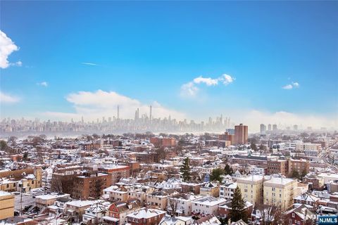 Photo of 770 Anderson Ave #19R, Cliffside Park, NJ 07010 (MLS # 25042285)