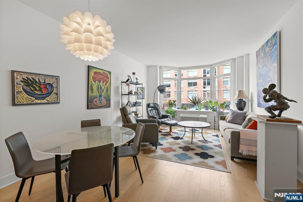 1400 Hudson Street 212