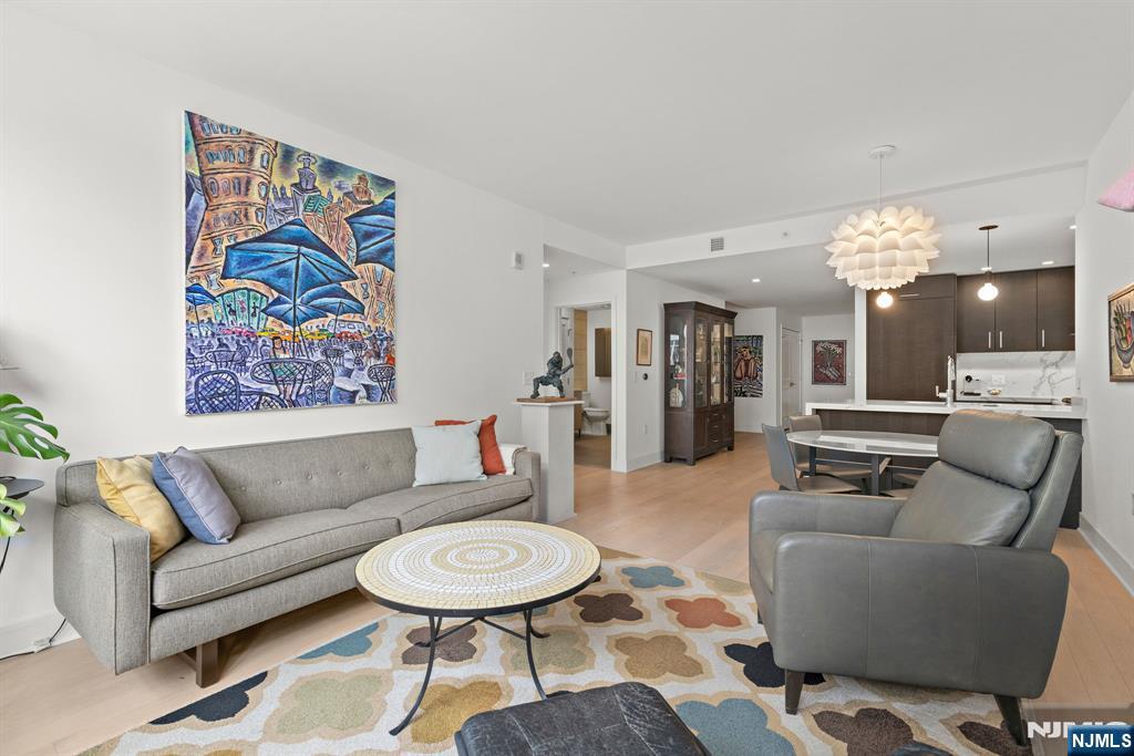 1400 Hudson Street 212