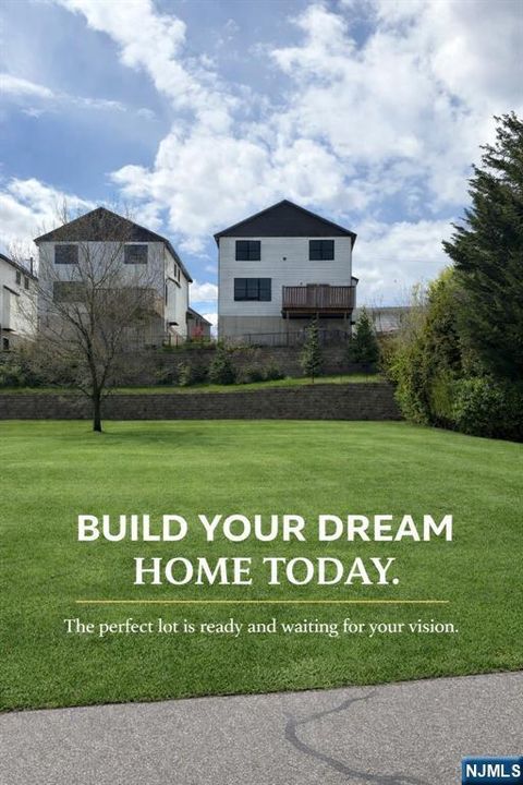 Photo of 38 N Railroad Avenue, Mahwah, NJ 07430 (MLS # 26013011)