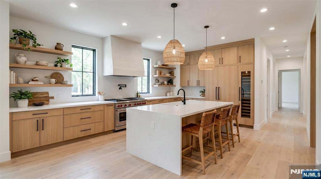 Photo of 1 Hickory Hill Road, Saddle River, NJ 07458 (MLS # 26018622)