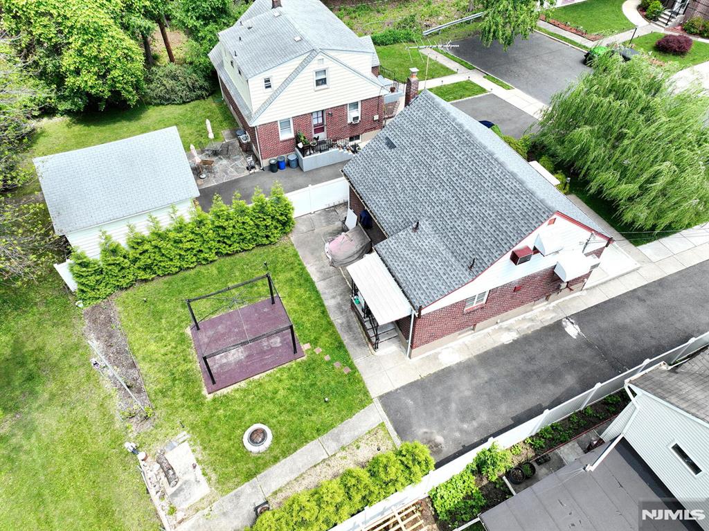 25 Marion Avenue
