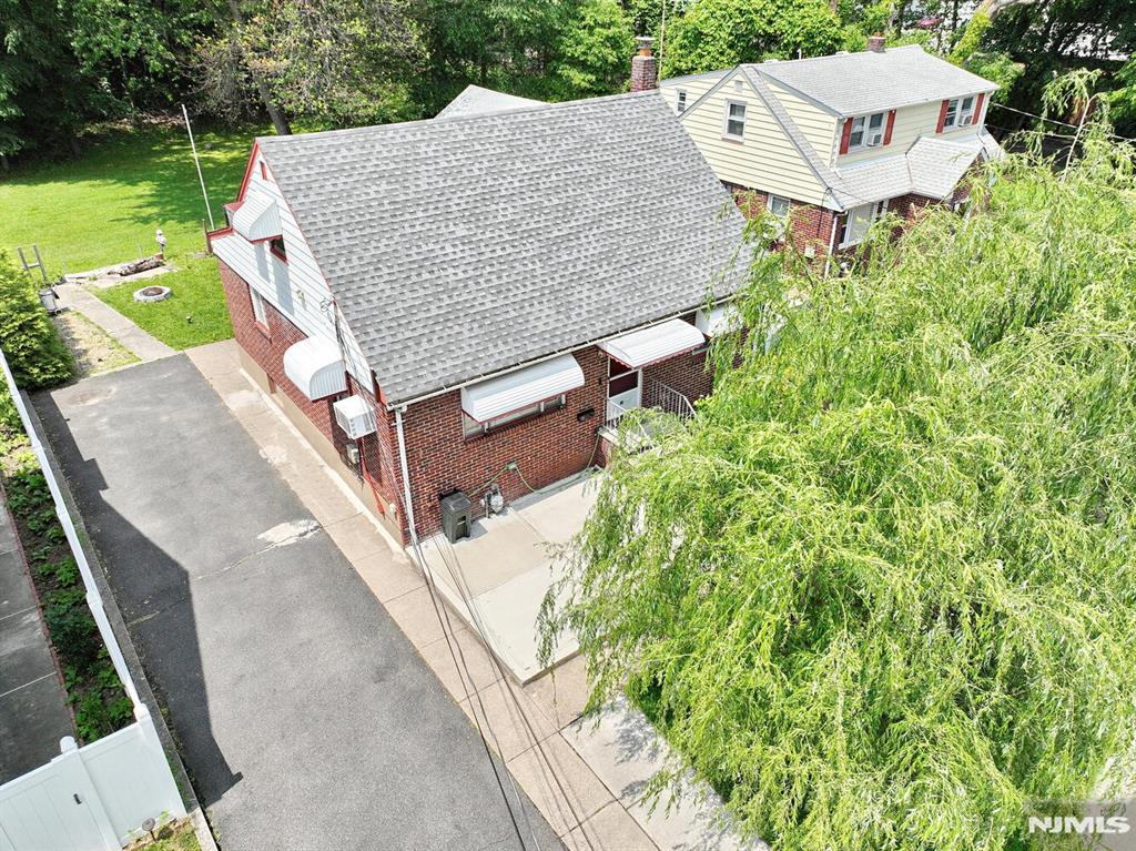 25 Marion Avenue