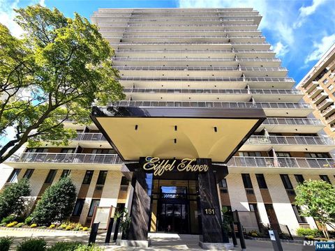 Photo of 151 Prospect Avenue #6C, Hackensack, NJ 07601 (MLS # 26012377)