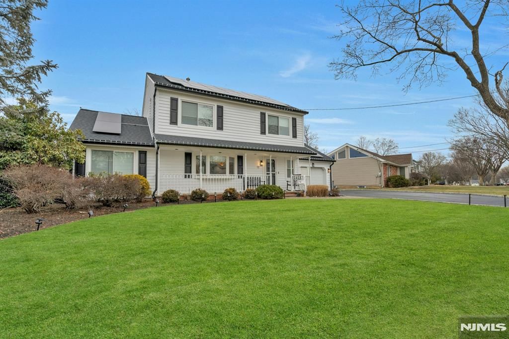 Photo of 111 Crain Road, Paramus, NJ 07652 (MLS # 26001138)