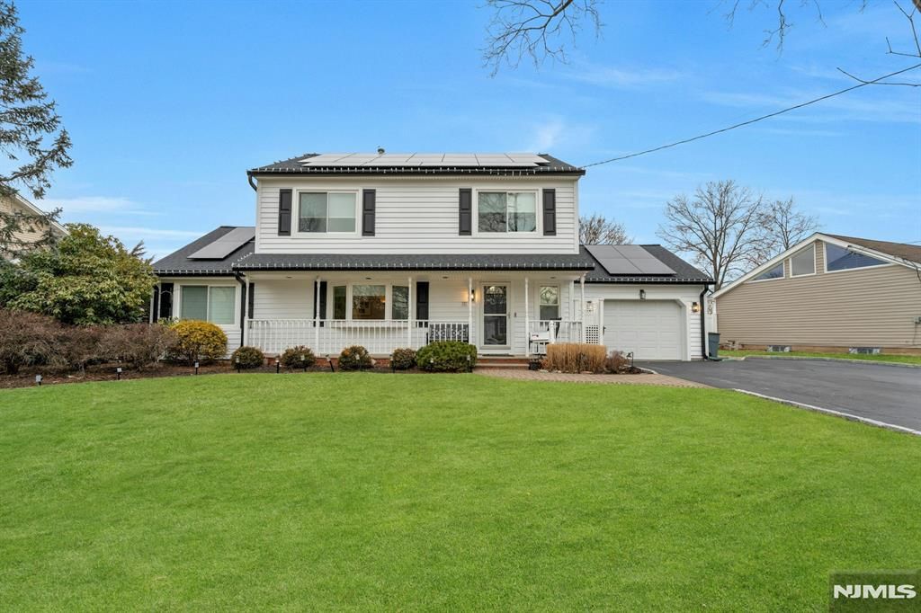 Photo of 111 Crain Road, Paramus, NJ 07652 (MLS # 26001138)