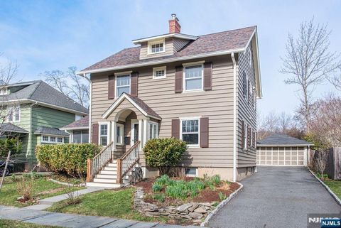 14 Burnside Street Montclair NJ 07043