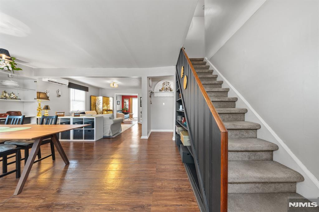 72 Robertson Avenue