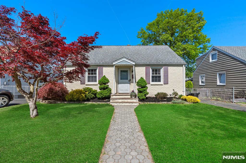 Property for Sale at 140 Martin Avenue, Clifton, New Jersey - Bedrooms: 3 
Bathrooms: 1 
Rooms: 9  - $575,000