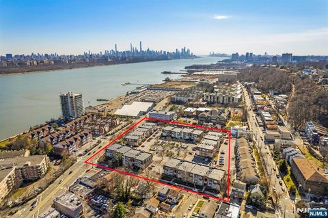 28 Garden Place 151 Edgewater NJ 07020