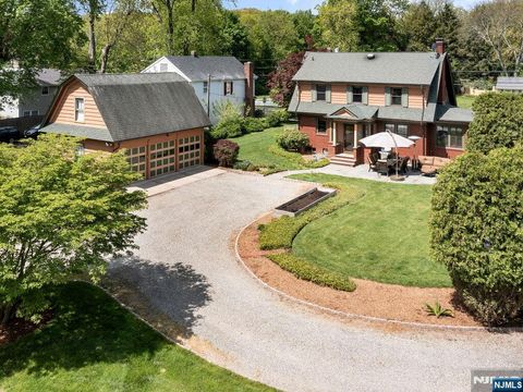 25 Pascack Road Park Ridge NJ 07656