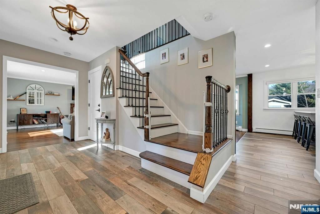 Photo of 66 Elm Street, Englewood Cliffs, NJ 07632 (MLS # 25025094)