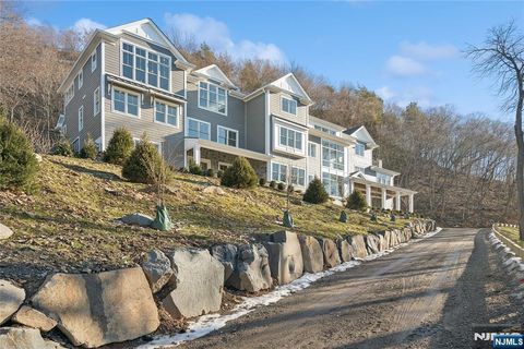 976 Scioto Drive Franklin Lakes NJ 07417