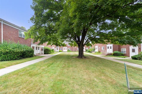 Photo of 451 Heath Place #8, Hackensack, NJ 07601 (MLS # 26026853)