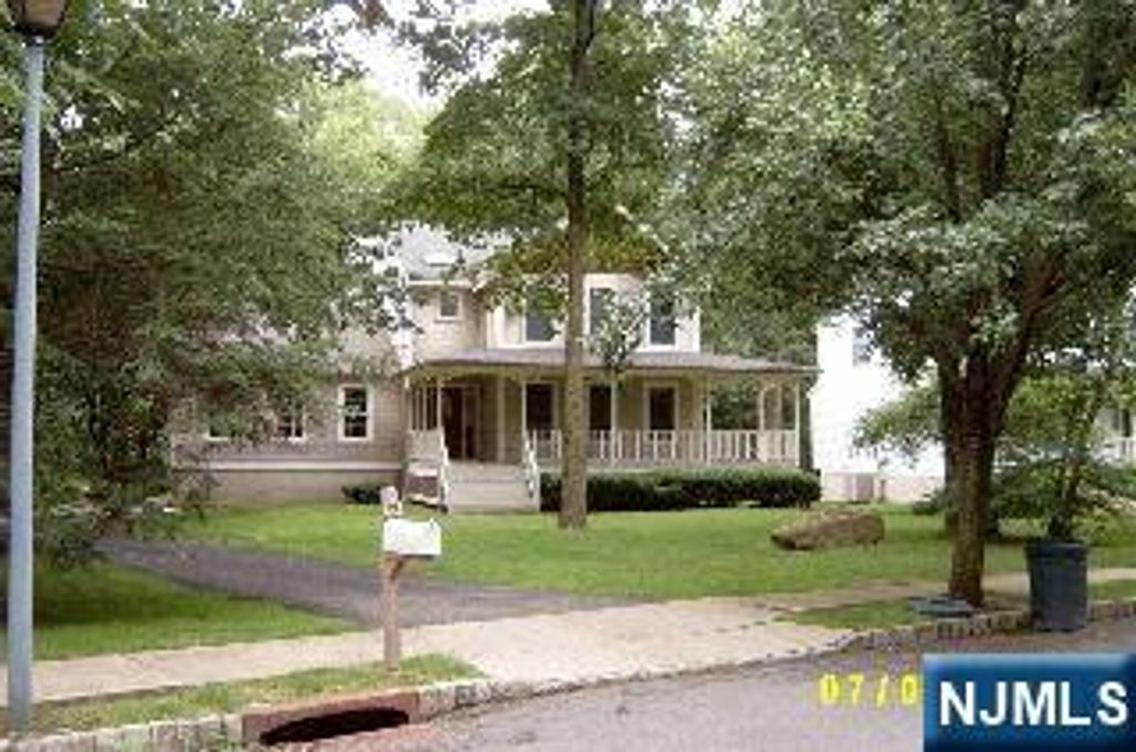 Photo of 4 Lee Court, Waldwick, NJ 07463 (MLS # 26001743)