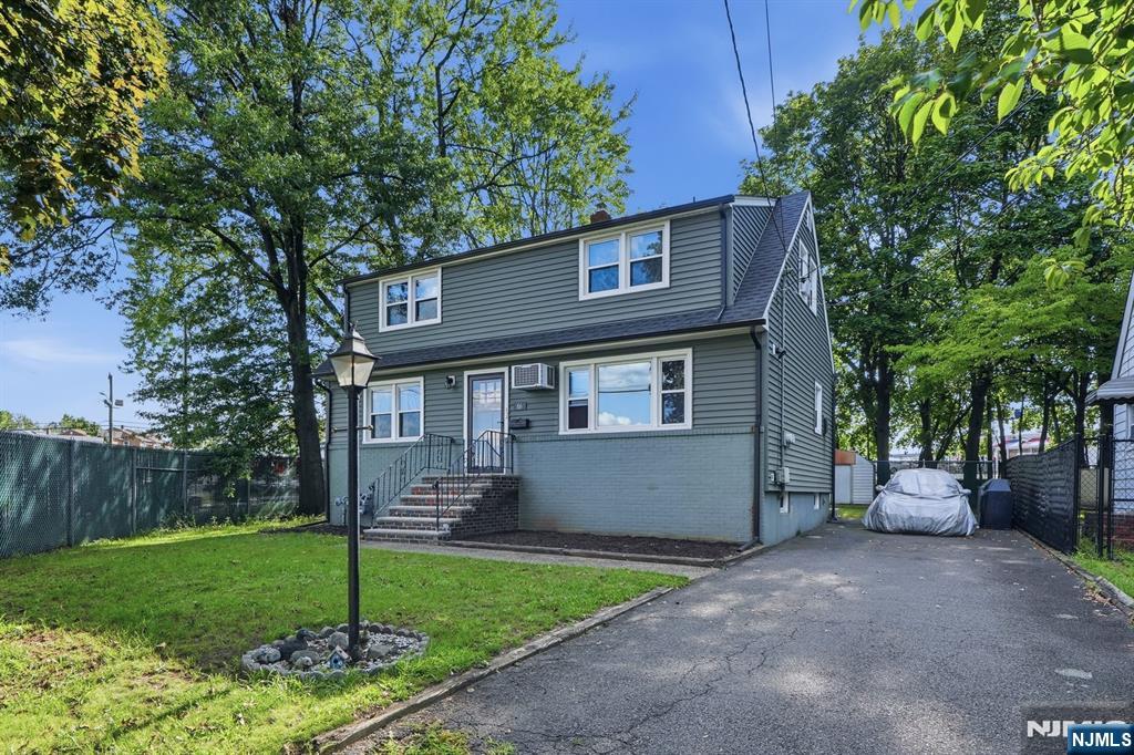 66 Ray Street