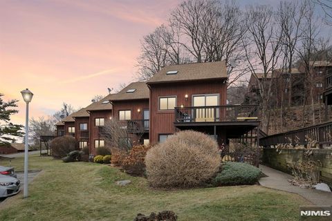 1 Deer Valley Lane 3 Vernon NJ 07462