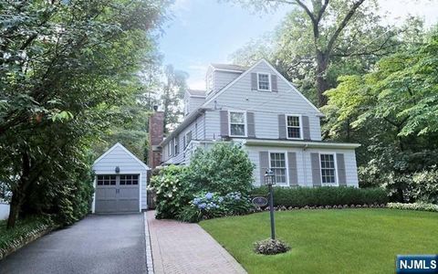 10 Orchard Place Tenafly NJ 07670